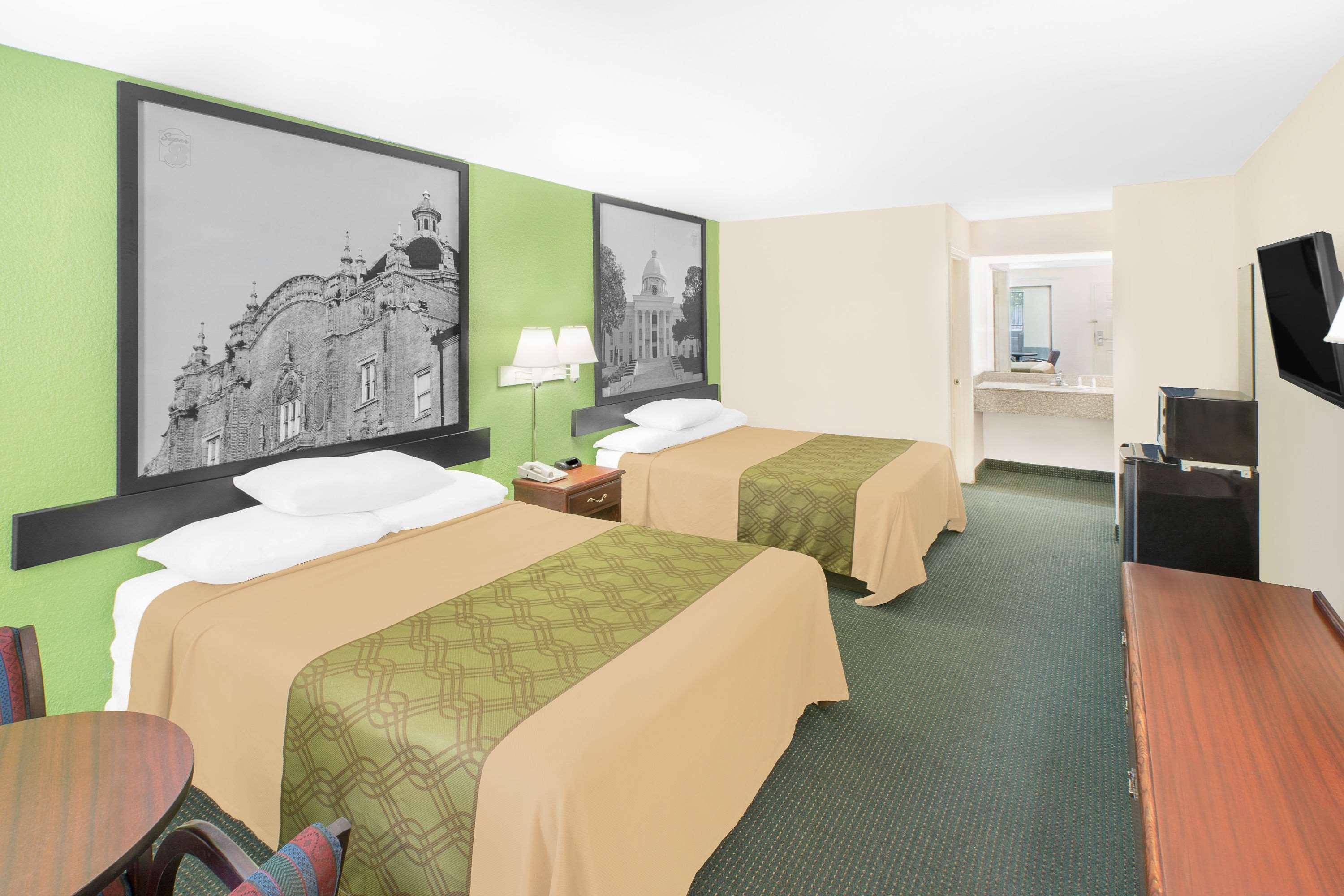 Super 8 By Wyndham Mobile Hotel Eksteriør billede