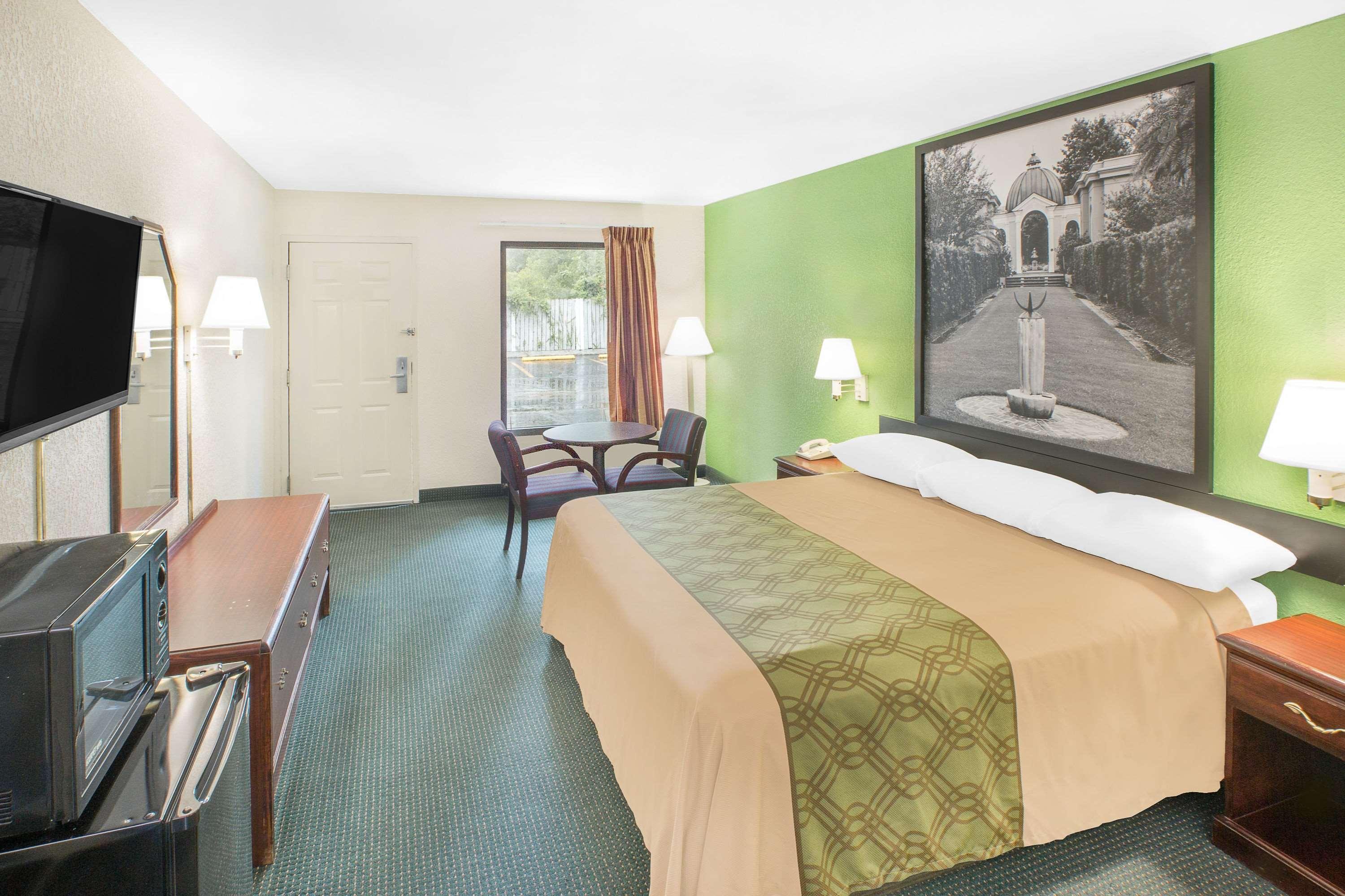 Super 8 By Wyndham Mobile Hotel Eksteriør billede